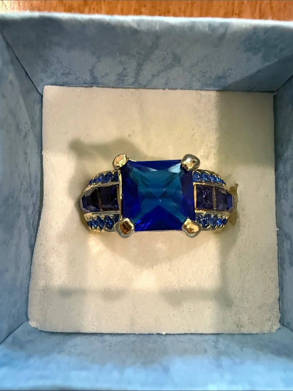 Vintage Gold-Tone Ring with Royal Blue Gemstone Accents Size 7.5